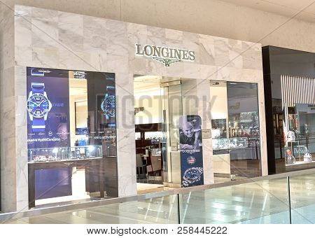 Aventura, Usa - August 23, 2018: Longines Famous Boutique In Aventura Mall. Longines Is A Swiss Luxu