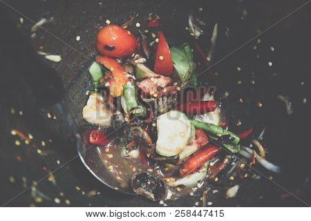 Papaya Salad Or Papaya Pok Pok (som Tum)