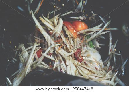 Papaya Salad Or Papaya Pok Pok (som Tum)