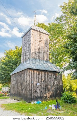 Wislina, Poland - August 27, 2018: Cemetery And Gate-belfry In Wislina At Mennonites Trail In Poland