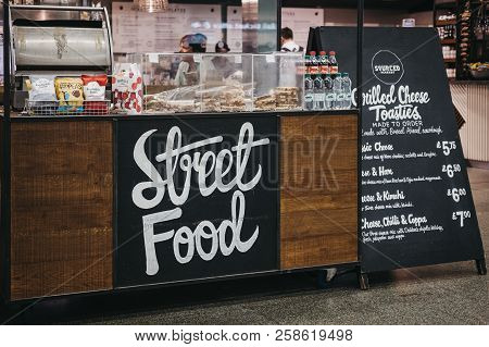 London, Uk - July 26, 2018: Street Food Stall Inside St. Pancras Station, One Of The Largest Railway