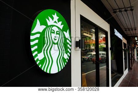 Bangkok -january 18 : Starbucks Coffee Shop In Chic Hostel On January, 2020 In Bangkok, Thailand. St