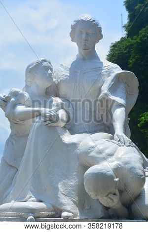 Manila, Ph - July 6: La Madre Filipina Statue At Rizal Park On July 6, 2016 In Manila, Philippines.