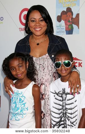 LOS ANGELES - 12 aug: Lela Rochon มาถึงที่ 3 ของฉันพี่ชายชาร์ลีครอบครัวสนุกเทศกาลประจำปี 