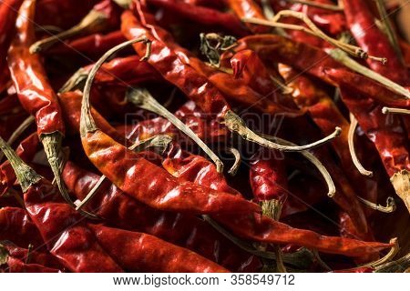 Raw Red Organic Chile De Arbol Peppers