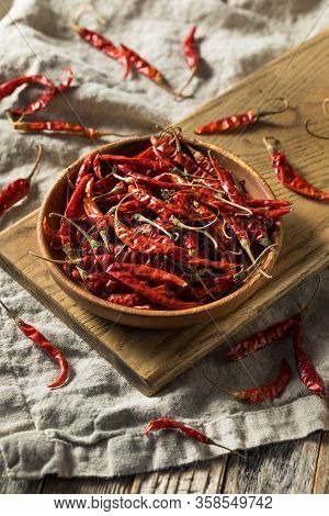 Raw Red Organic Chile De Arbol Peppers