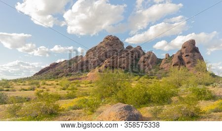 View of Papago Park in Phoenix, Arizona,USA during spring time.