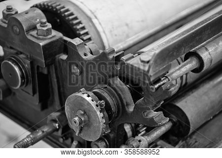 Old Typography Printing Machine. Close Up. Noise.
