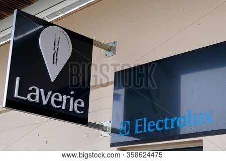Bordeaux , Aquitaine / France - 03 03 2020 : Electrolux Laundry Shop Sign Logo Store Electric Applia
