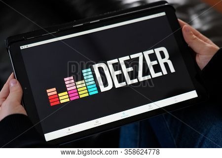 Bordeaux , Aquitaine / France - 12 04 2019 : Deezer Logo Sign Screen Tablet Music Streaming App Musi