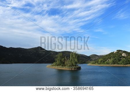Wonderful Island Between Baćina Lakes - Ocusa, Podgora And Sladinac. Wonderful Lakes In The Split-da