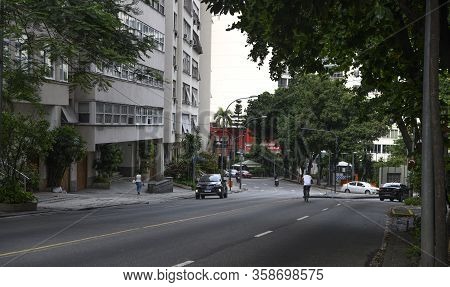 Rio De Janeiro, Brasil-  February 27, 2020: Rodrigo De Freitas Lagoon. Avenue Henrique Dodsworth. Mo