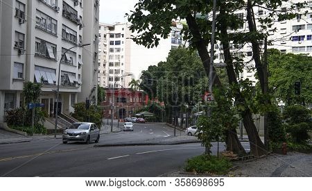 Rio De Janeiro, Brasil-  February 27, 2020: Rodrigo De Freitas Lagoon. Avenue Henrique Dodsworth. Mo