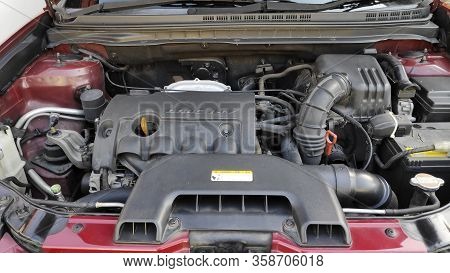 Singapore- 01 Mar, 2020: Assembling Of Vehicle Engine Of Hyundai Car.