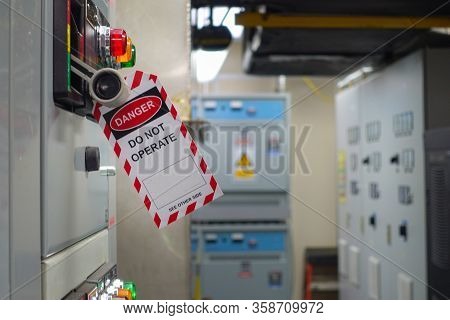 Red, White Lock Out & Tag Out For Lock Station,machine - Specific Or Switch Gear Roomd Evices And Sa