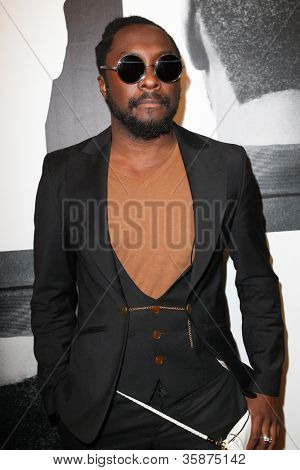 HOLLYWOOD, CA - augusztus 13-án: Will.i.am megérkezik a will.i.am Album betakar fél az Avalon erzsebet