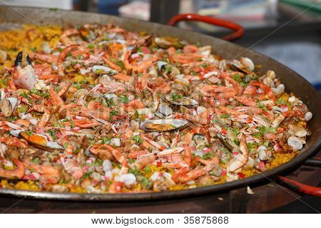 OLHAO โปรตุเกส - 11 aug: คนอาหารทะเลที่ทะเลเหตุการณ์เมื่อ 11 สิงหาคม 2012 ใน Olhao พอร์ต