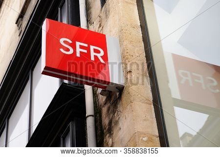 Bordeaux , Aquitaine / France - 10 30 2019 : Sfr Shop Red Logo French Phone Operator Sign Store