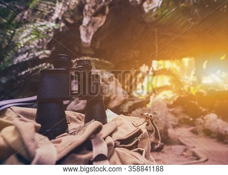 Outdoor Long Distance Glasses With Backpack. Binoculars For Bird Watching. Travel And Hiking Trail I