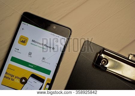 Bekasi, West Java, Indonesia. April 1, 2020 : Microsoft Power Bi Dev Application On Smartphone Scree