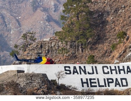 March 19, 2017 At Jammu, India - A Helicopter Picking Up Passengers From Vaishno Devi Shrine To Carr