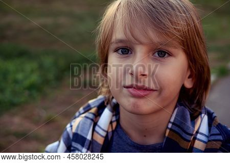 Teenger Blonde Boy Outdoor Park Lifestyle Portrait