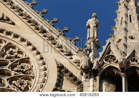 Architektur Detail mit Statue. Kathedrale Notre Dame, Ile De La Cite, Paris, Frankreich