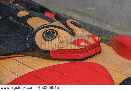 Sitka, Ak - 8 June 2022: Totem Poles Displayed In The Sitka National Historical Park In Alaska