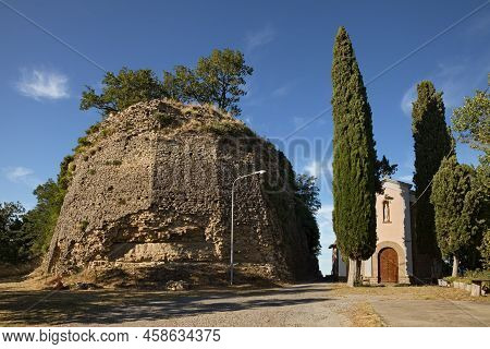 Giaggiolo, Civitella Di Romagna, Emilia-romagna, Italy: The Ruins Of The Medieval Castle And The Anc