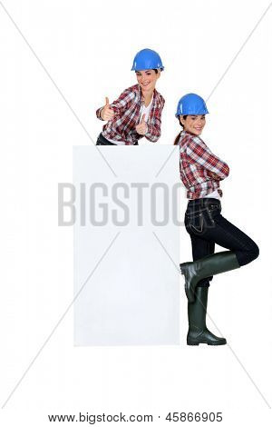 photomontage ของสาวพร้อมหมวกสีน้ำเงินหนัก