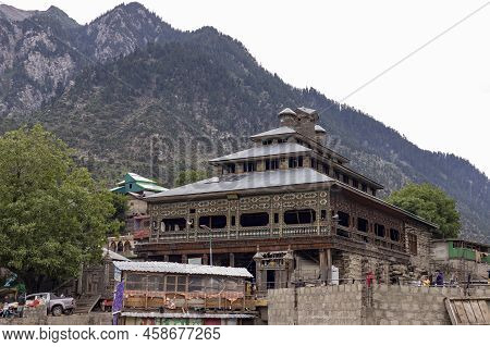 Thal, Upper Dir, Pakistan - June 10, 2022: The Jamia Masjid Stands Alongside A Road On The Brink Of 