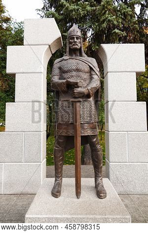Chernihiv, Ukraine October 7, 2021: Monument To Prince Mstislav Brash In The City Of Chernigov Ukrai