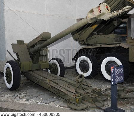 Kiev, Ukraine December 10, 2020: Howitzer D-30 122mm At The Museum Of Military Equipment For All To 