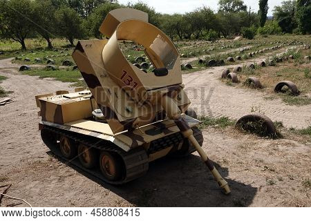 Kiev, Ukraine August 23, 2020: Children Ride Mock-ups Of A German Tiger Tank And A Russian T34 At Th