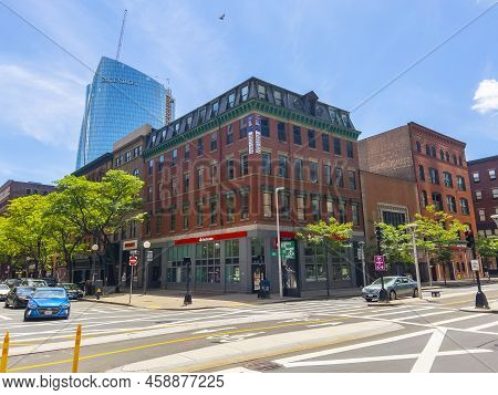 Boston - Jun. 5, 2022: Historic Commercial Building At 125 Causeway Street At Canal Street With Stat