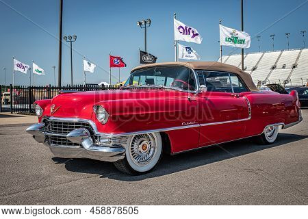 Lebanon, Tn - May 14, 2022: Low Perspective Front Corner View Of A 1955 Cadillac Series 62 Convertib