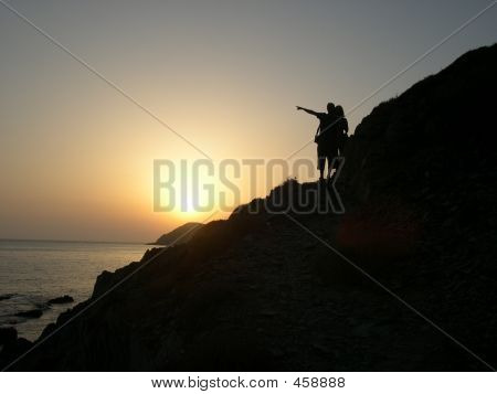 Puesta de sol con pareja