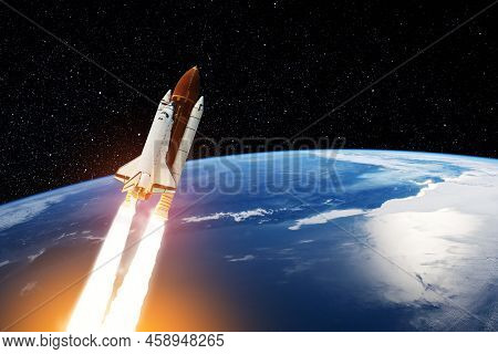 Spaceship Lift Off. Space Shuttle With Smoke And Blast Takes Off Into The Starry Sky. Rocket Starts 
