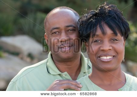 Atrakcyjny szczęśliwa para African American