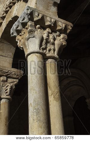 roman columns