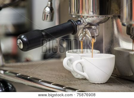 Prepares Espresso