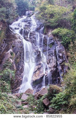 Mae Tia Waterfall, Ob Lung National Park In Chiangmai Thailand