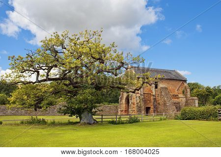 ruins of Cleeve Abbey,  medieval monastery located near the village of Washford in Somerset, England