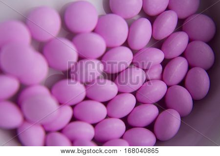 Pink pills to treat hyperthyroidism in animals