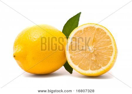Citron s čerstvých listů. Makro snímek. Studio bílé pozadí.
