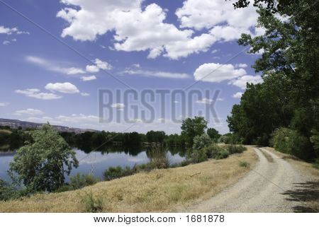 Strada dal lago
