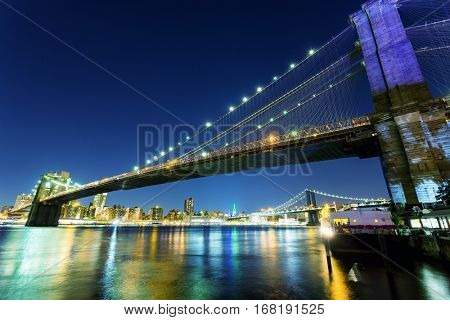 Brooklyn bridge, manhattan night view from hudson
