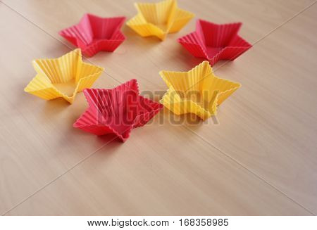Form for baking cupcakes in the shape of a star