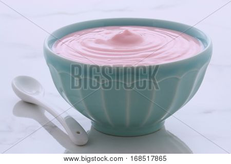 Berries Vintage Style Yogurt