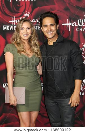 LOS ANGELES - JAN 14:  Alexa PenaVega, Carlos PenaVega at the Hallmark TCA Winter 2017 Party at Rose Parade Tournament House  on January 14, 2017 in Pasadena, CA